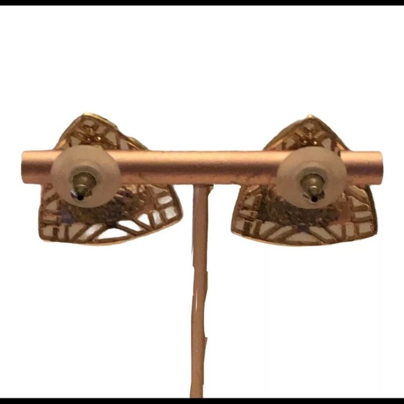 Vintage- Estate Gold Tone Green Swirl Enamel Triangle Pierced Earrings - Picture 4 of 9